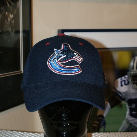 canucks hat